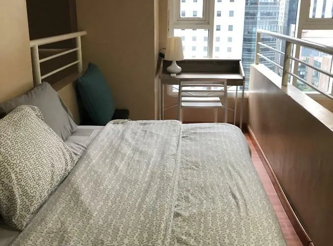 Loft Beside Shangri-la * マニラ市